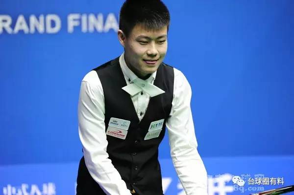 夺得英超冠 夺得英超冠