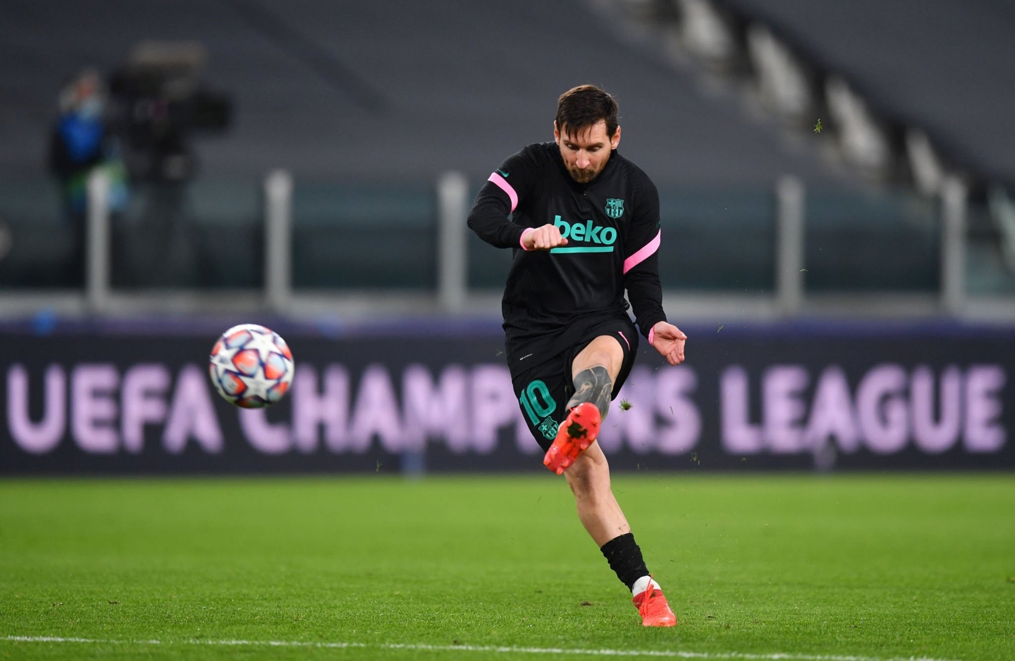 外线牵制力 外线牵制力