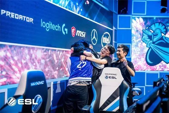 彩与互动娱 彩与互动娱